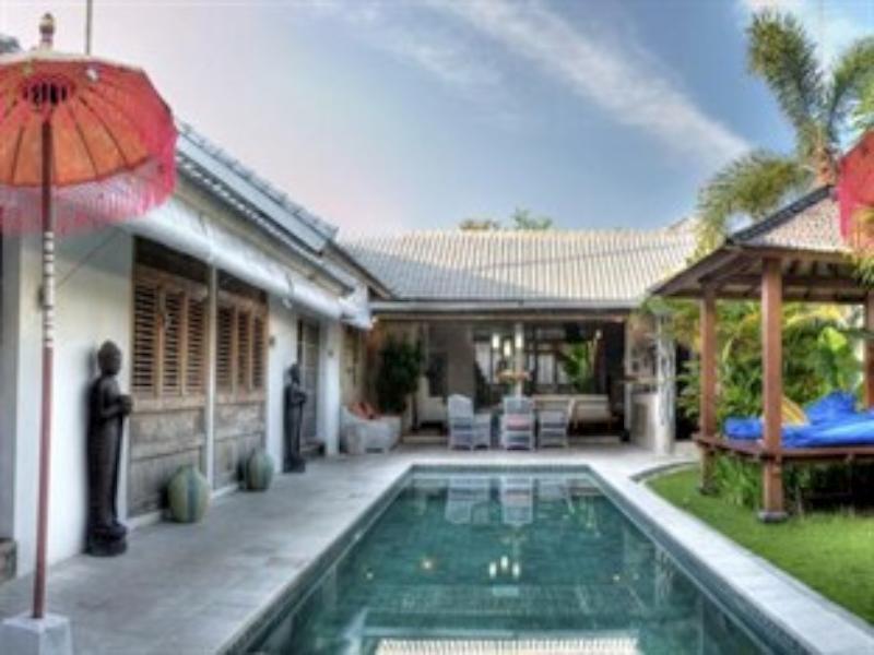 Coco Poco Villa Seminyak Exterior foto